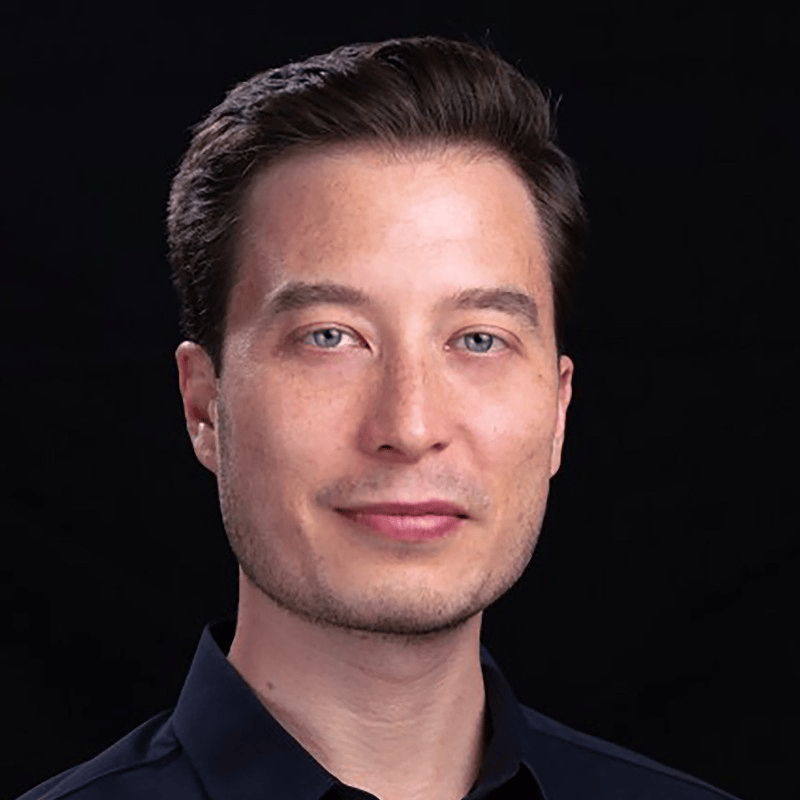 tiago forte headshot